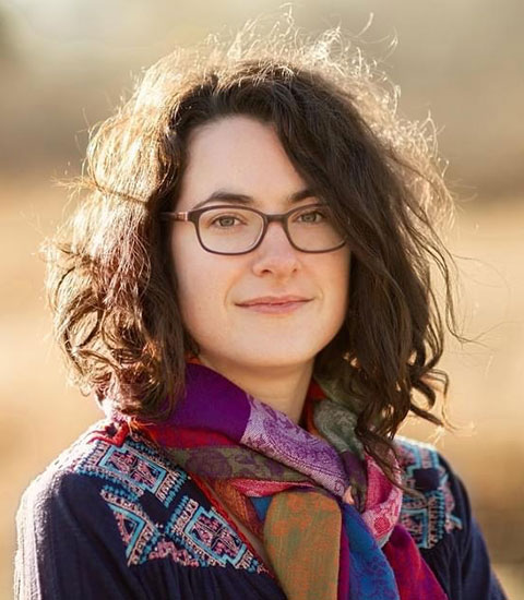 rah-betsydavitt-headshot-01