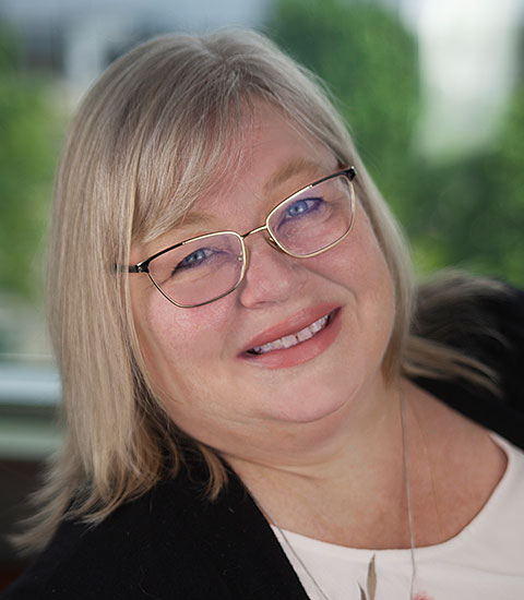 rah-christinewaddell-headshot-01